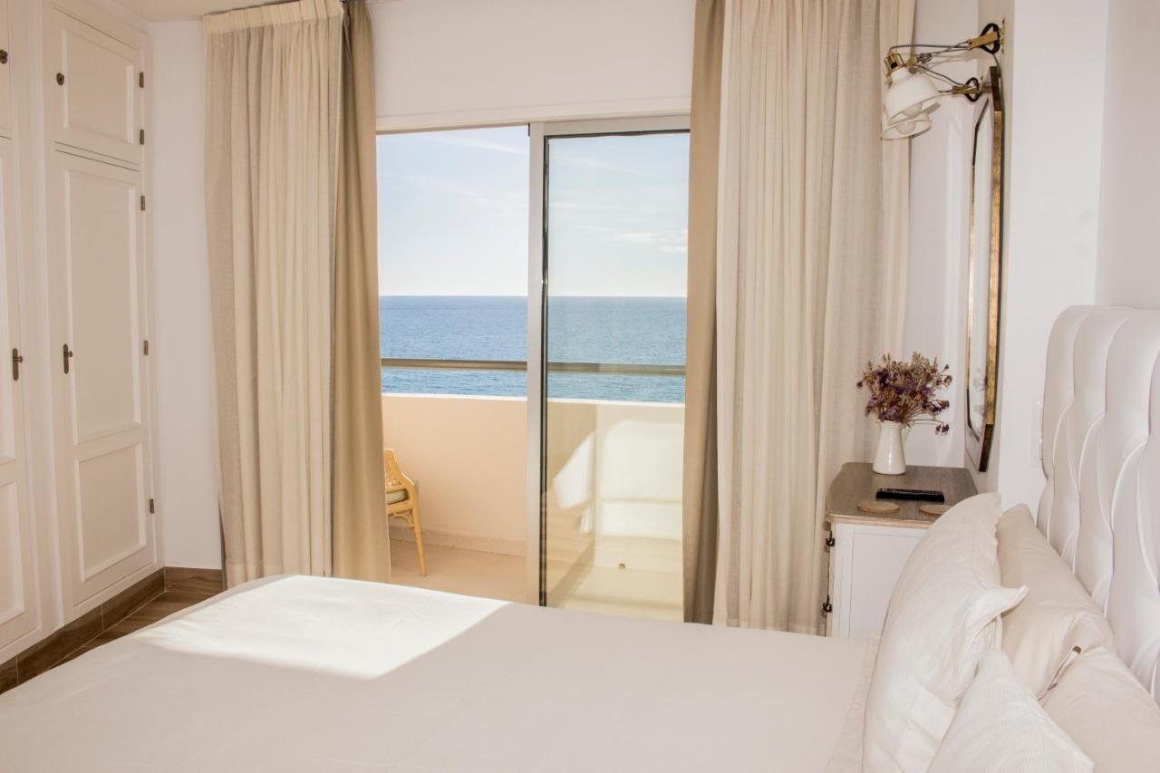 Beachfront Apartment In Fuengirola With Sea Views Exterior photo