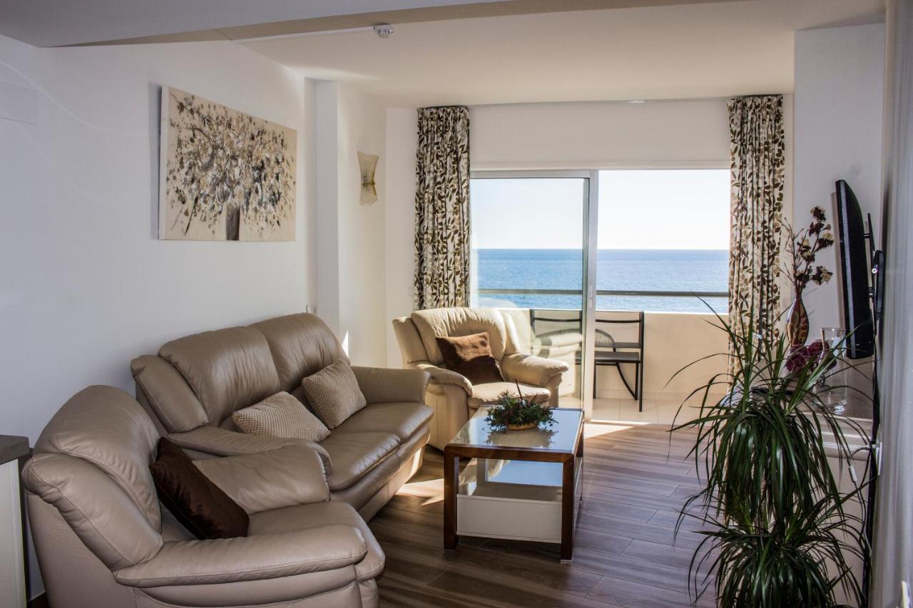 Beachfront Apartment In Fuengirola With Sea Views Exterior photo
